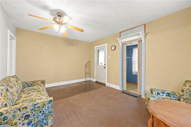 13013 8th Street, Grandview, MO 64030