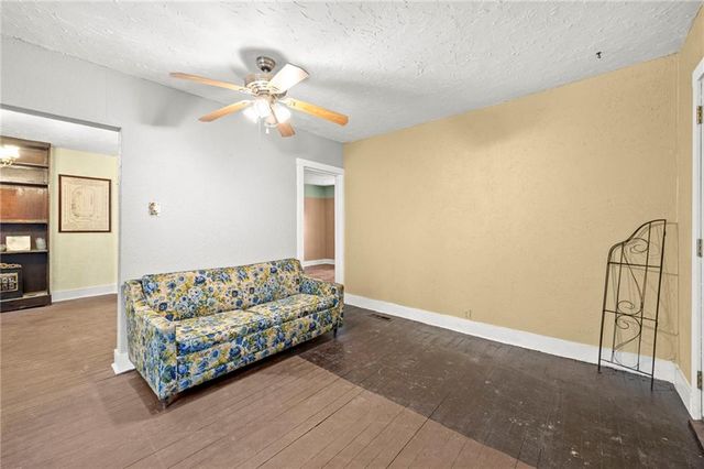 13013 8th Street, Grandview, MO 64030