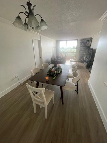 7040 Coral Way, Miami, FL 33155