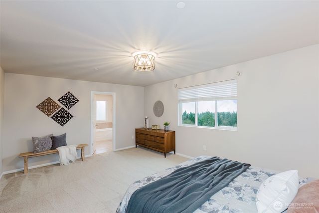 916 Baker Heights Loop, Bremerton, WA 98312