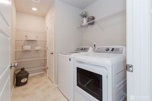 916 Baker Heights Loop, Bremerton, WA 98312