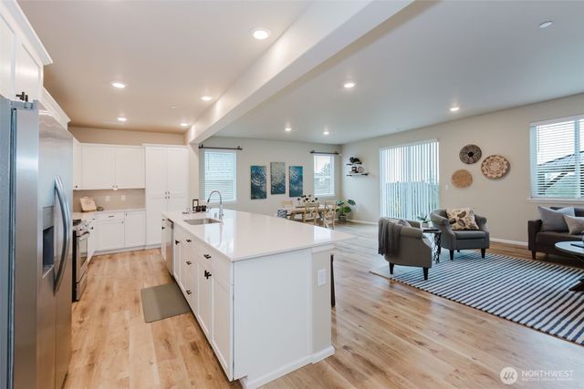 916 Baker Heights Loop, Bremerton, WA 98312