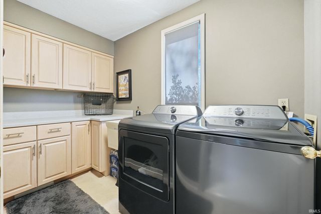 2705 Riveroak Drive, Fort Wayne, IN 46825