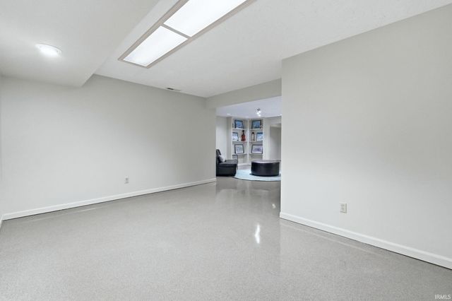 2705 Riveroak Drive, Fort Wayne, IN 46825