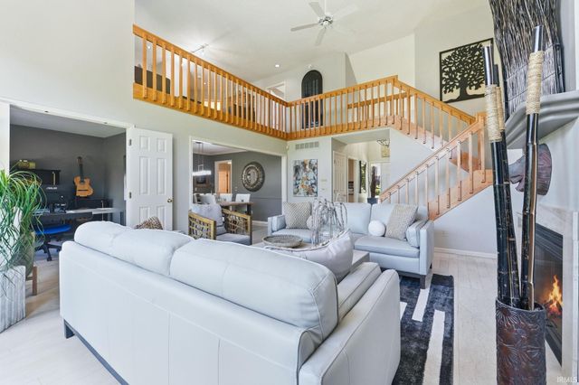 2705 Riveroak Drive, Fort Wayne, IN 46825