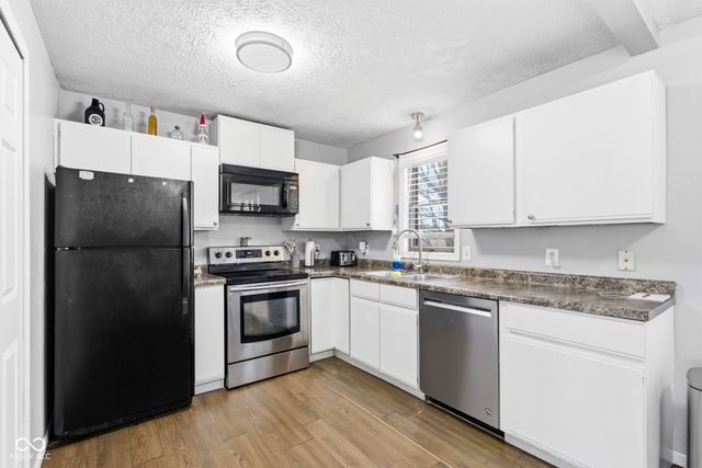 1423 Ashley Drive, Lebanon, IN 46052