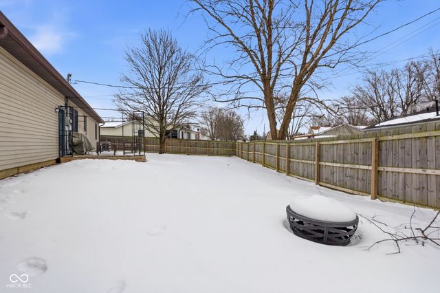 1423 Ashley Drive, Lebanon, IN 46052