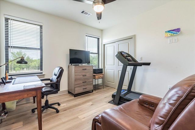 638 Oak LN, Cottonwood Shores, TX 78657
