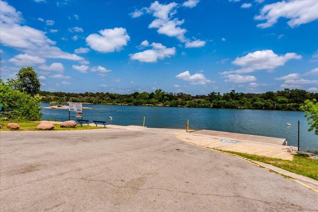 638 Oak LN, Cottonwood Shores, TX 78657
