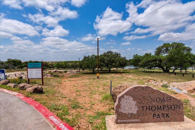 638 Oak LN, Cottonwood Shores, TX 78657