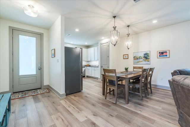 638 Oak LN, Cottonwood Shores, TX 78657