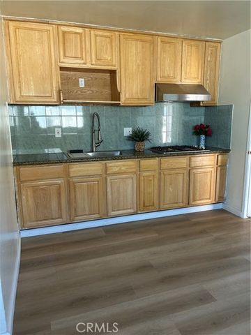 4057 Baywood, Los Angeles, CA 90039