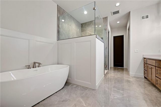 16046 S Twilight Lane, Olathe, KS 66062