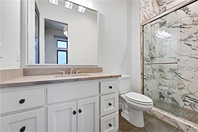 16046 S Twilight Lane, Olathe, KS 66062