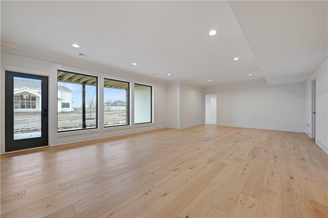 16046 S Twilight Lane, Olathe, KS 66062