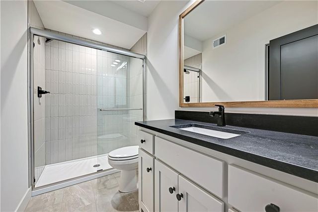 16046 S Twilight Lane, Olathe, KS 66062