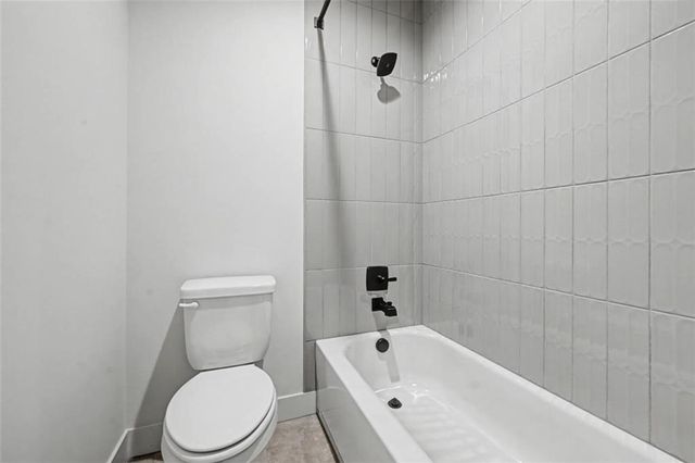 16046 S Twilight Lane, Olathe, KS 66062