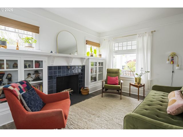 1004 Ne 31ST Ave, Portland, OR 97232