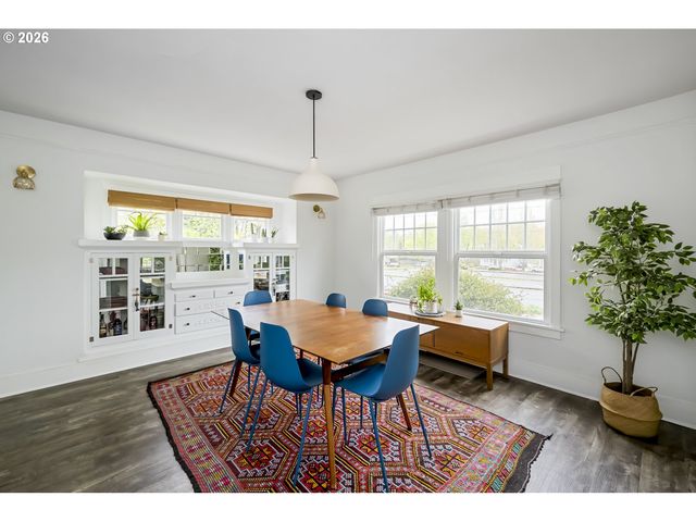 1004 Ne 31ST Ave, Portland, OR 97232