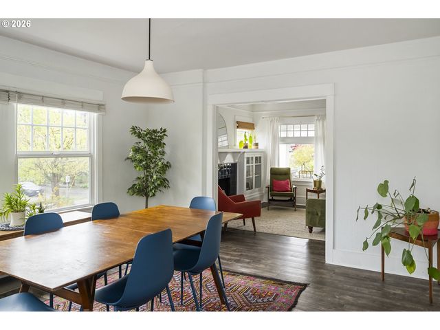 1004 Ne 31ST Ave, Portland, OR 97232