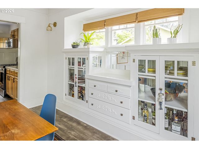 1004 Ne 31ST Ave, Portland, OR 97232