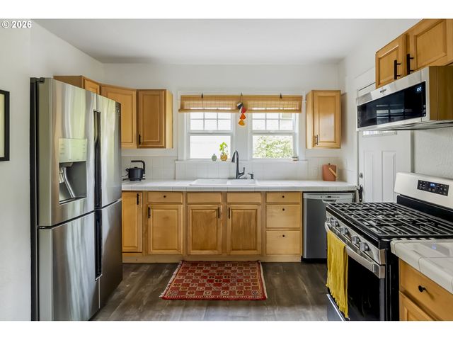 1004 Ne 31ST Ave, Portland, OR 97232