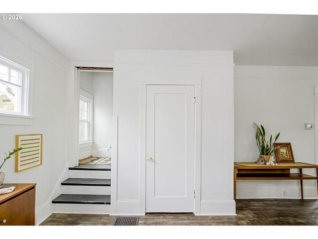 1004 Ne 31ST Ave, Portland, OR 97232