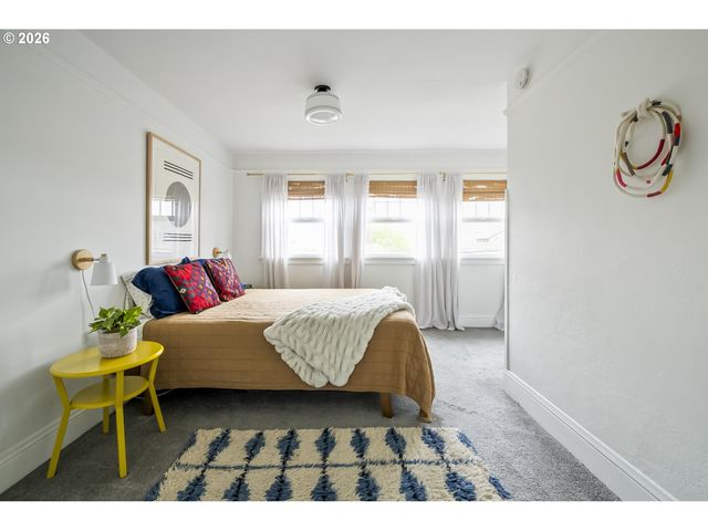 1004 Ne 31ST Ave, Portland, OR 97232