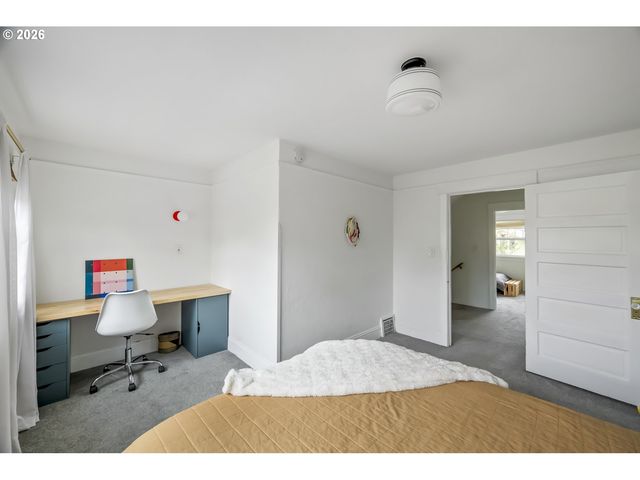 1004 Ne 31ST Ave, Portland, OR 97232