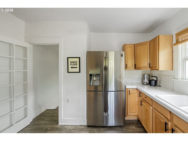 1004 Ne 31ST Ave, Portland, OR 97232