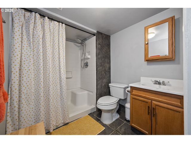 1004 Ne 31ST Ave, Portland, OR 97232