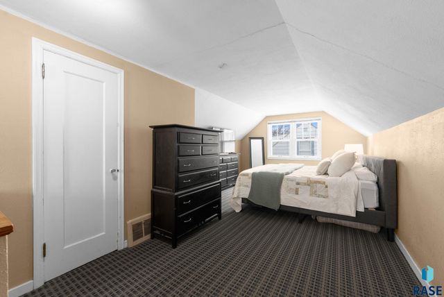 725 S Glendale Ave Avenue, Sioux Falls, SD 57104