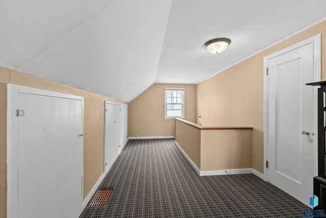 725 S Glendale Ave Avenue, Sioux Falls, SD 57104