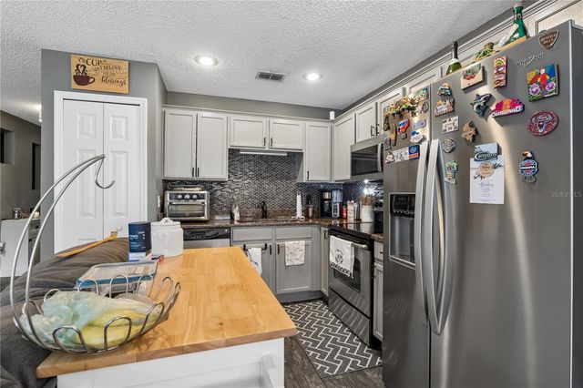 1210 N FAIRWAY DRIVE 1210, Apopka, FL 32712