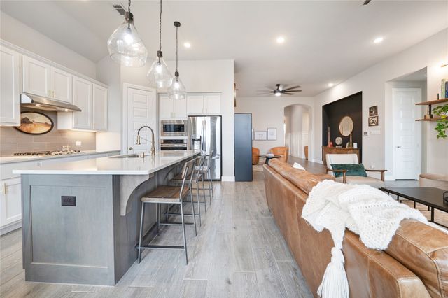 1401 Appaloosa Drive, Aubrey, TX 76227