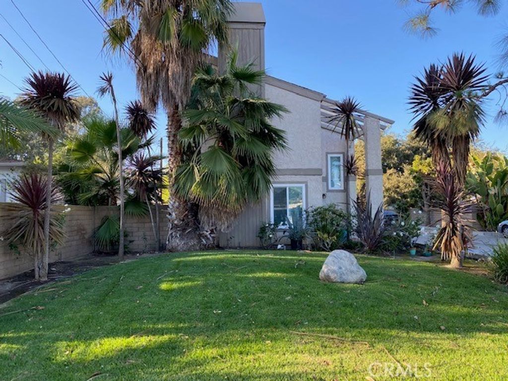 2645 Santa Ana Avenue 1, Costa Mesa, CA 92627