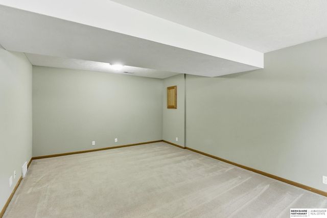 5927 S 186 Avenue, Omaha, NE 68135