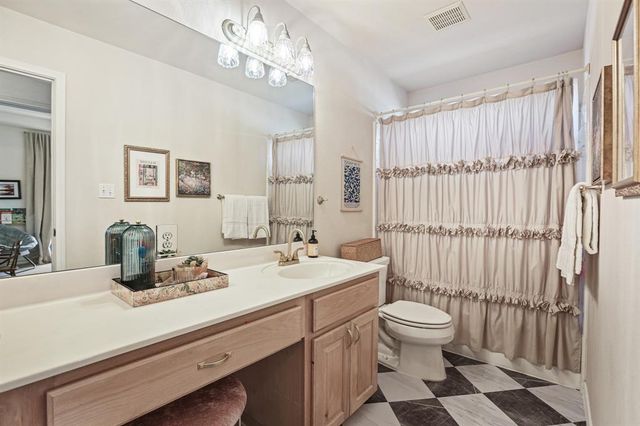 21105 Newport CV, Lago Vista, TX 78645