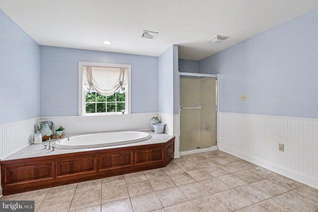 2312 FOREST LN, Harrisburg, PA 17112