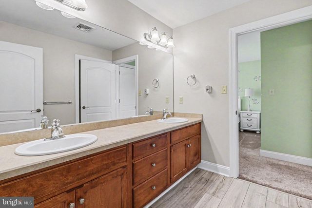 2312 FOREST LN, Harrisburg, PA 17112