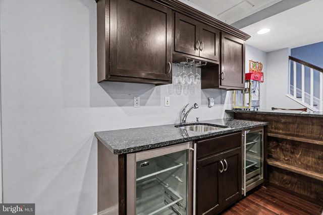 2312 FOREST LN, Harrisburg, PA 17112
