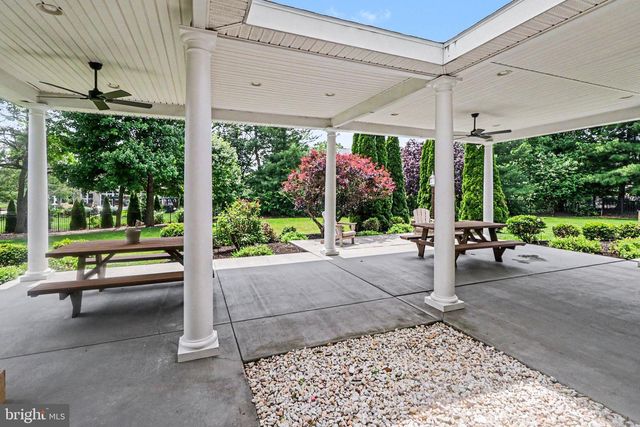 2312 FOREST LN, Harrisburg, PA 17112