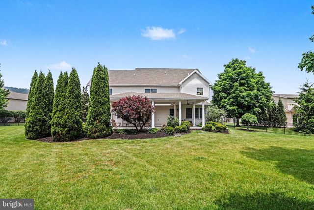 2312 FOREST LN, Harrisburg, PA 17112