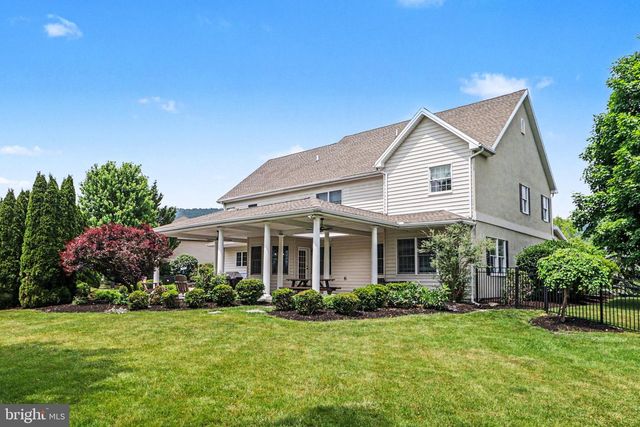 2312 FOREST LN, Harrisburg, PA 17112