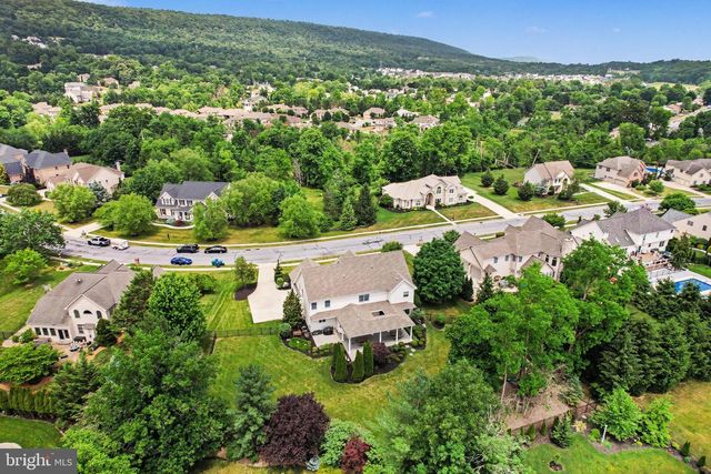 2312 FOREST LN, Harrisburg, PA 17112