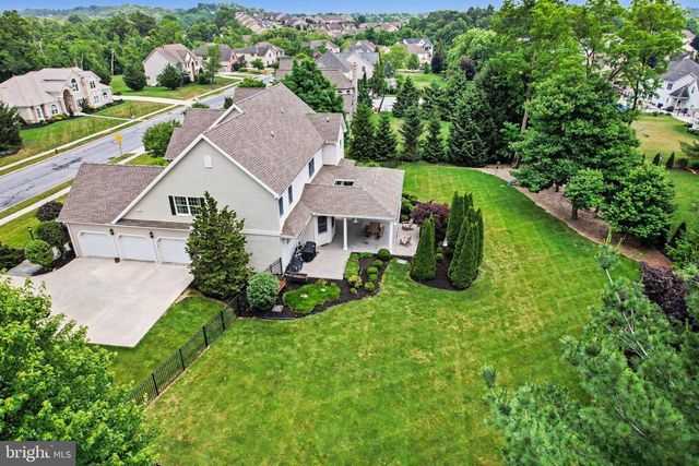 2312 FOREST LN, Harrisburg, PA 17112