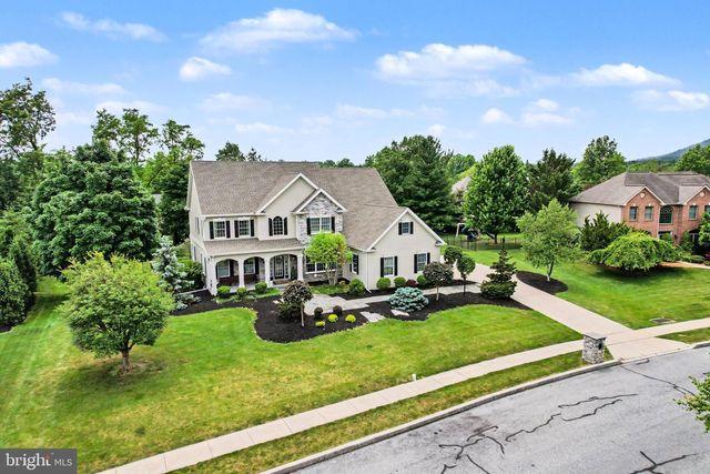2312 FOREST LN, Harrisburg, PA 17112