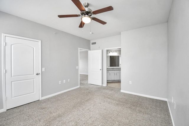 6777 Sommerall Street 0338, Houston, TX 77084