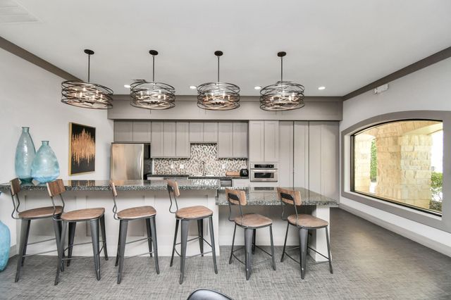 6777 Sommerall Street 0338, Houston, TX 77084