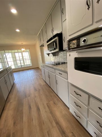 6116 Winifred Drive, Fort Worth, TX 76133
